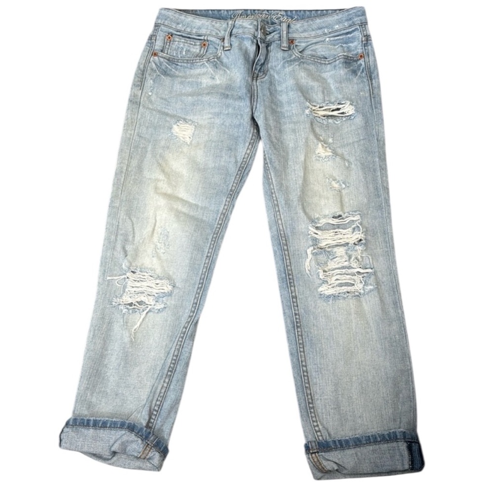 American Eagle 100% cotton distressed light wash jeans.